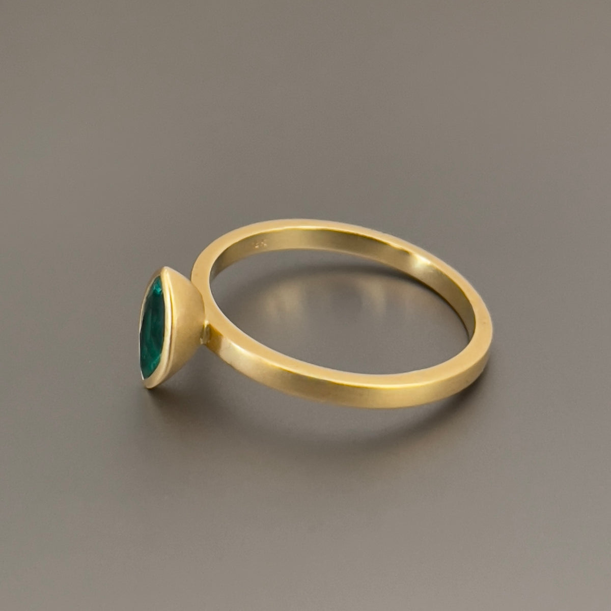18K Emerald Marquise Stackable Yumdrop Ring