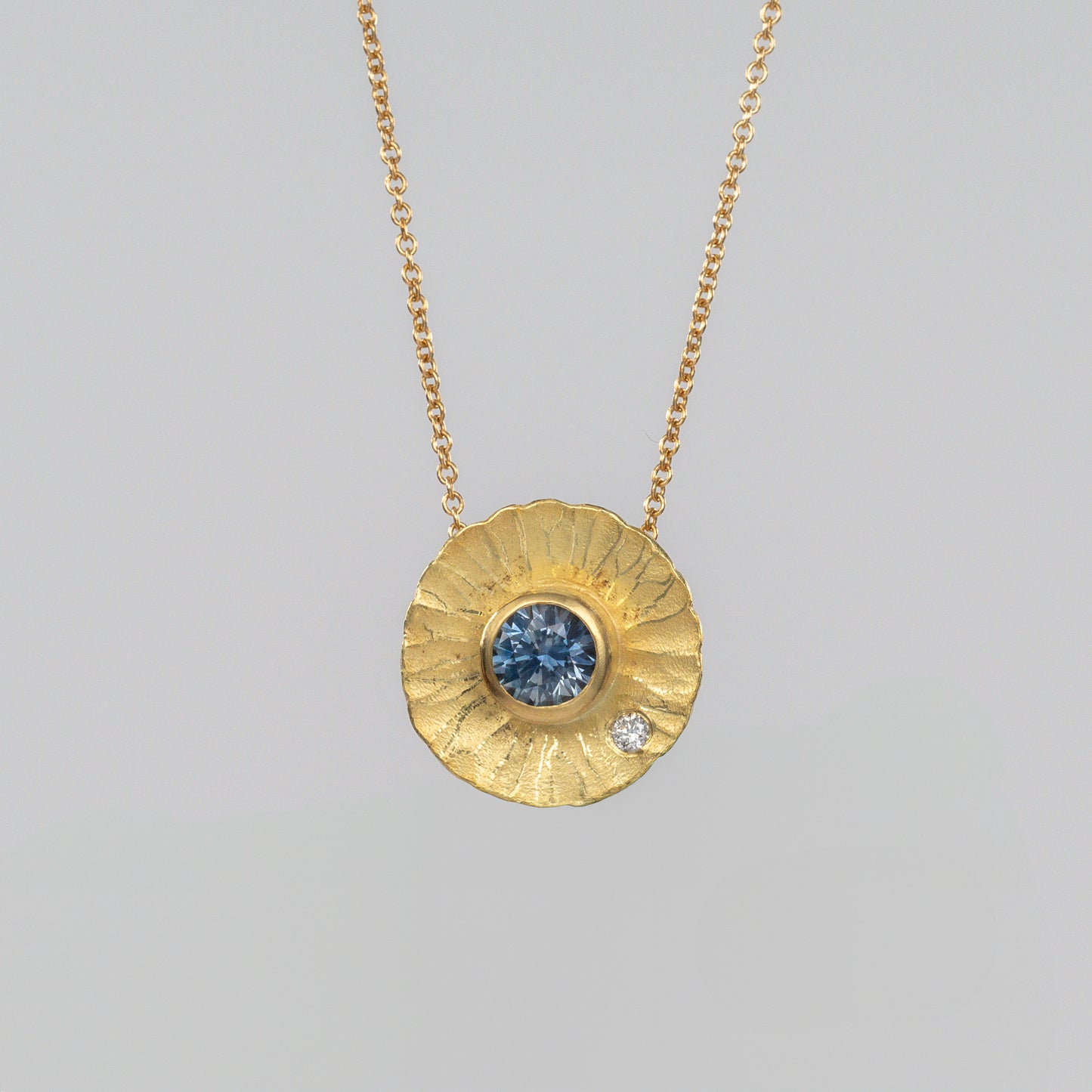 18k & Sapphire Radiant Pendant