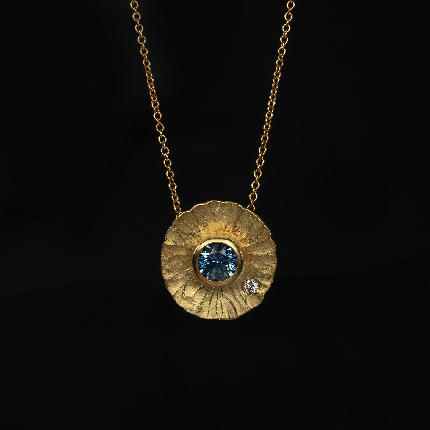 18k & Sapphire Radiant Pendant