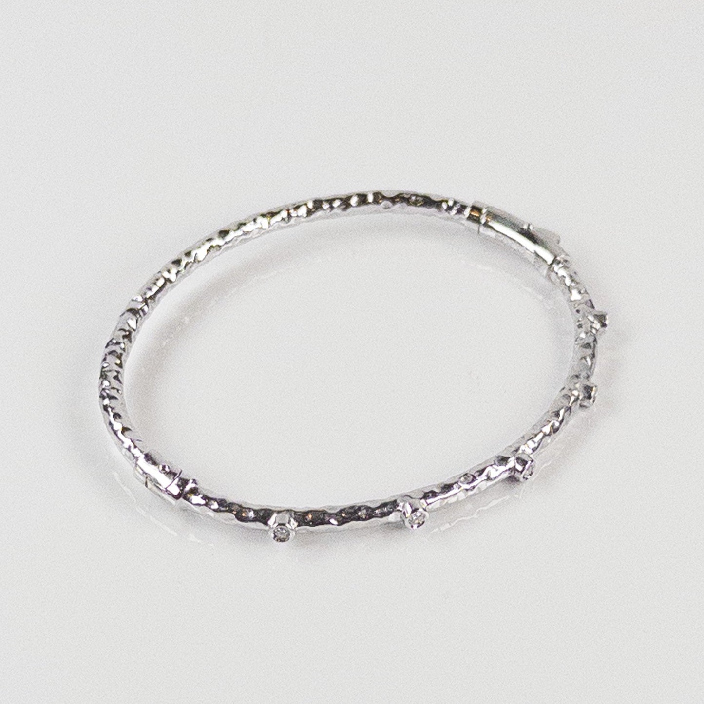 SOHO 3mm Hammered Sterling Silver Bracelet with Diamonds (0.10ctw)