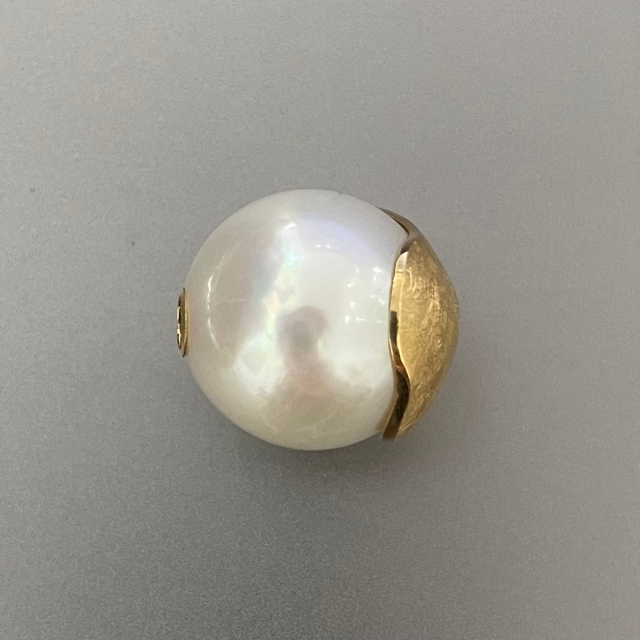 White Freshwater Pearl & 18k Gold Vario Clasp