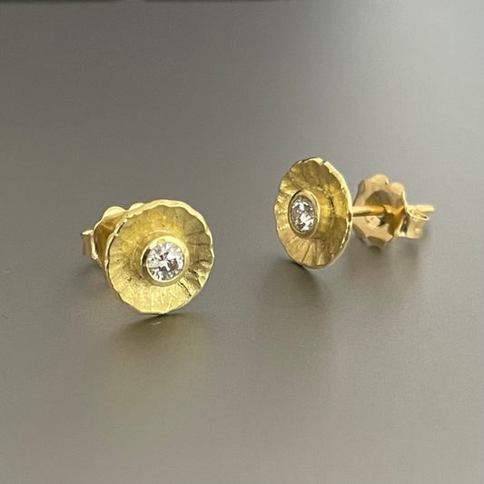 18k & Diamond Radiant Stud Earrings (8mm)